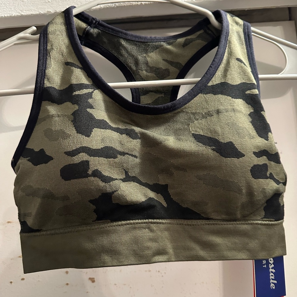 sports bra